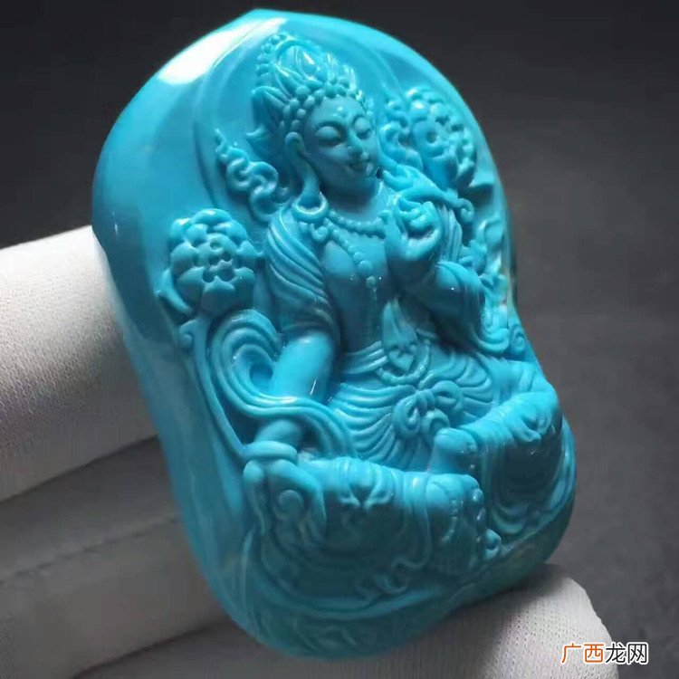 绿松石适合什么人佩戴 绿松石什么人不能戴