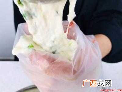 葱花饼怎么做的具体操作步骤 葱花饼怎么做