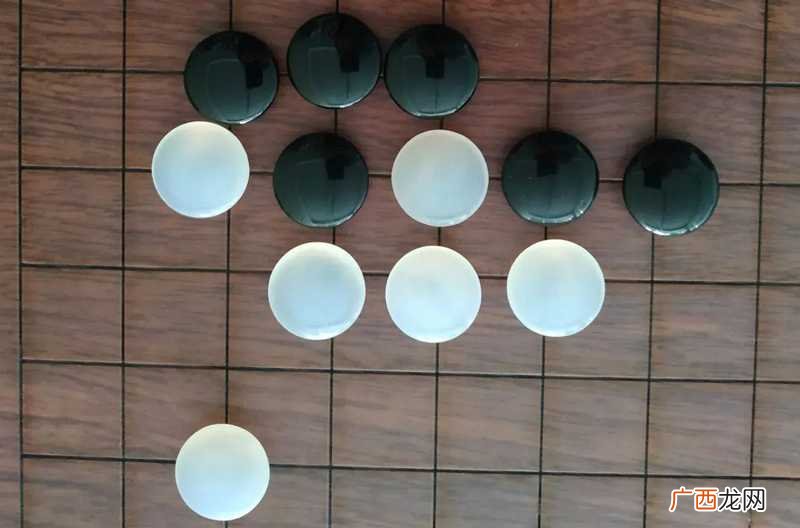 围棋新手教程，让你10分钟学会下围棋 初学围棋的下法