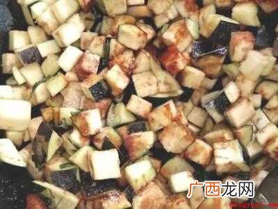 炒茄子怎么做好吃又简单又好吃的具体操作步骤 炒茄子怎么做好吃又简单又好吃