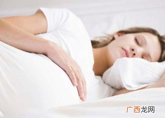 孕妇梦到小狗怀男是女 孕妇梦见小白狗是什么预兆