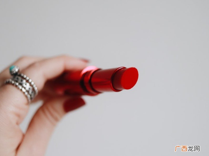 不想要的口红有何妙用 过期口红的20种用途