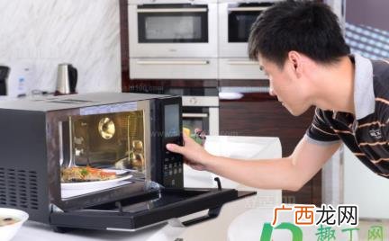 微波炉内可以放什么容器 瓷碗放微波炉会炸吗