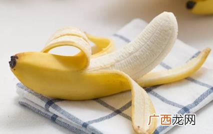 香蕉冰箱里放成黑色了还能吃么不太建议吃