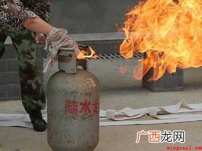 煤气瓶着火正确做法的具体操作步骤 煤气瓶着火正确做法