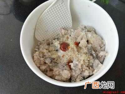 鱼丸子汤怎么做好吃又简单的具体操作步骤 鱼丸子汤怎么做好吃又简单