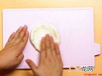 油酥饼的做法家常做法的具体操作步骤 油酥饼的做法家常做法