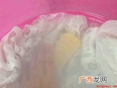 衣服出汗发黄怎么洗掉的具体操作步骤 衣服出汗发黄怎么洗掉