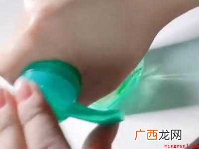 白猫洗洁精怎么打开喷嘴的具体操作步骤 白猫洗洁精怎么打开喷嘴