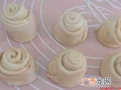 油旋饼的做法步骤的具体操作步骤 油旋饼的做法步骤