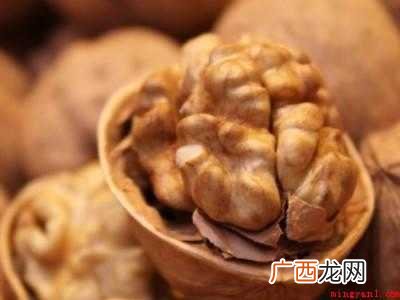 怎样判断核桃已不能吃的具体操作步骤 怎样判断核桃已不能吃