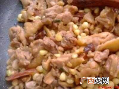 荷叶糯米鸡的制作方法的具体操作步骤 荷叶糯米鸡的制作方法