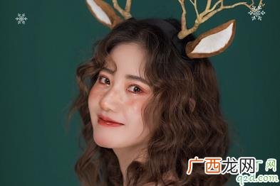 2022圣诞装妆容 2022年眼妆教程