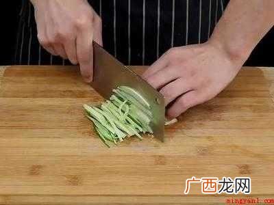 凉面条的汤汁怎么做好吃的具体操作步骤 凉面条的汤汁怎么做好吃