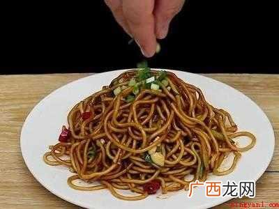凉面条的汤汁怎么做好吃的具体操作步骤 凉面条的汤汁怎么做好吃