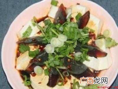 皮蛋拌豆腐怎么做家常的具体操作步骤 皮蛋拌豆腐怎么做家常