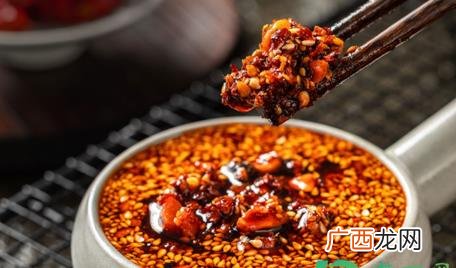 油泼辣子颜色怎么样才红一点 油泼辣子颜色为什么会黑