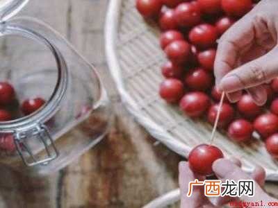 李子酿酒怎么酿的具体操作步骤 李子酿酒怎么酿