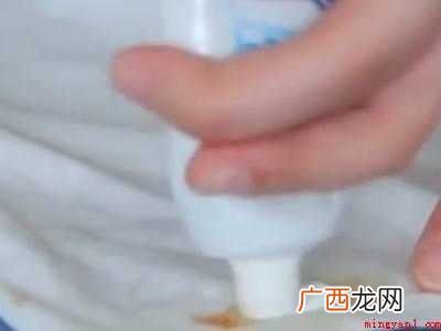 龙虾油渍为什么洗不掉的具体操作步骤 龙虾油渍为什么洗不掉