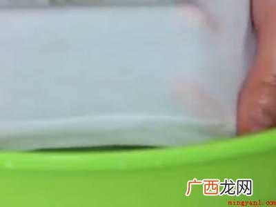 龙虾油渍为什么洗不掉的具体操作步骤 龙虾油渍为什么洗不掉