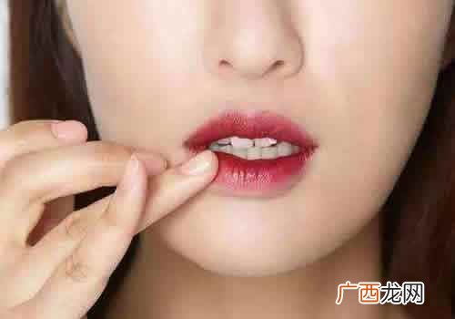 哪款唇膜可以淡化唇色 唇膜可以淡化唇色吗