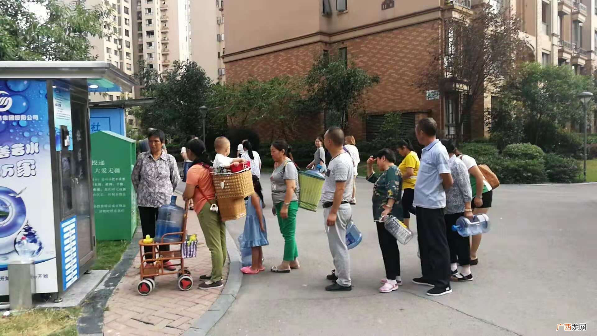 小区直饮水能长期放心饮用吗 社区直饮水机的水安全吗
