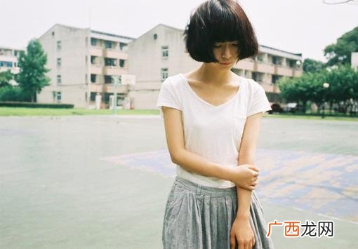 放不下感情好痛苦 爱一个人不能在一起又放不下怎么办