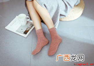 什么材质的袜子容易臭脚 袜子怎么选比较好 什么材质的袜子容易臭脚