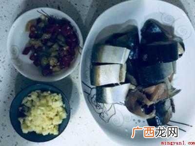 青条杆鱼的做法的具体操作步骤 青条杆鱼的做法