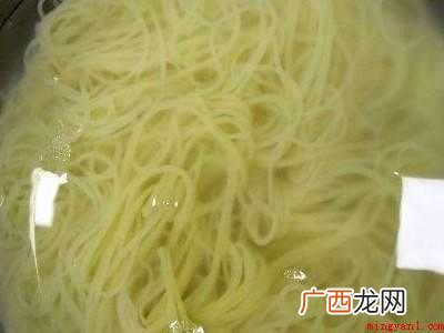凉面怎么做才不粘一起的具体操作步骤 凉面怎么做才不粘一起