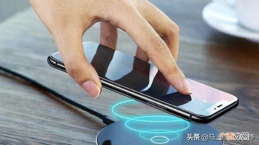 手机充不上电怎么回事 为什么手机充不进去电