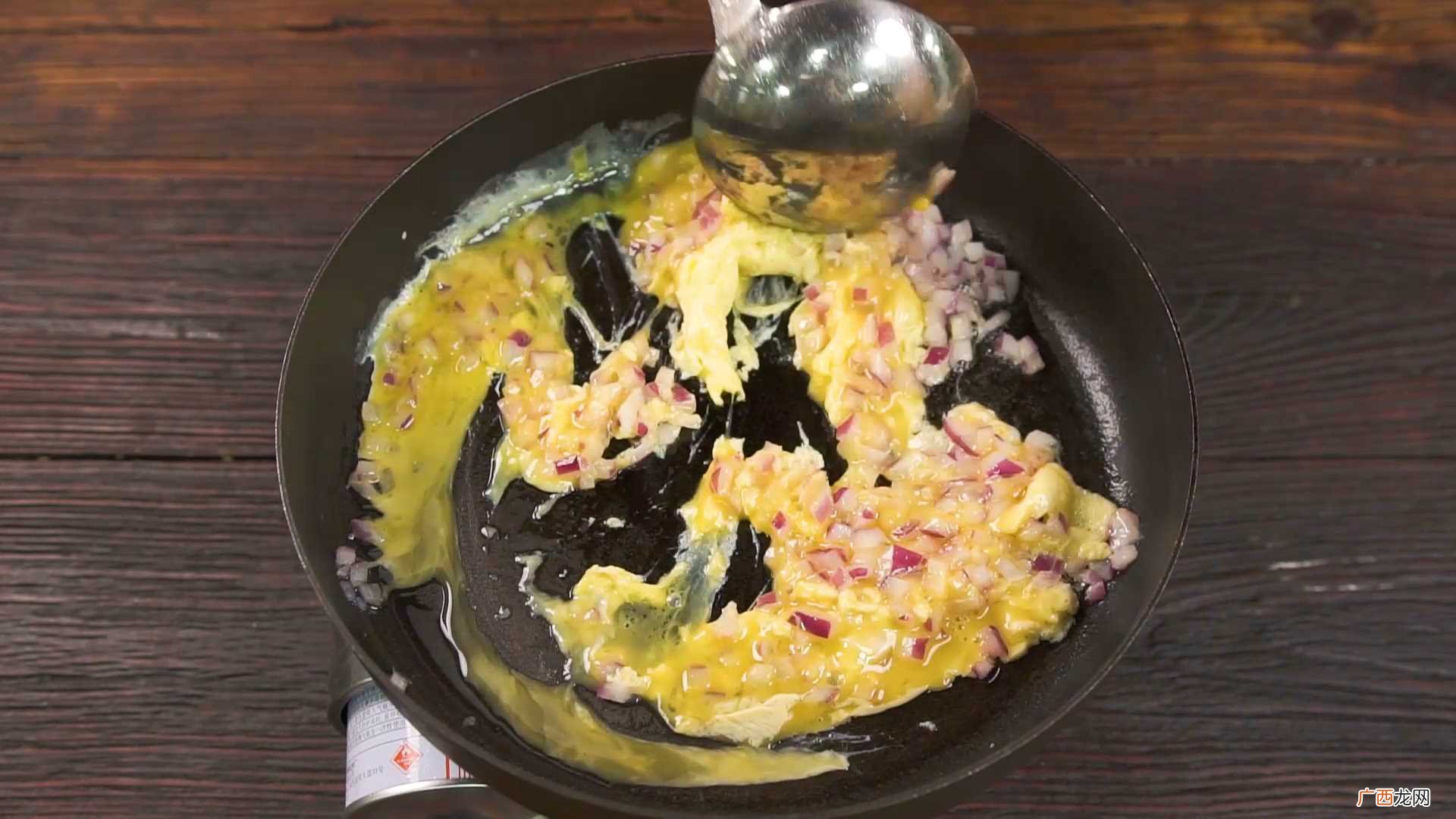 洋葱蛋炒饭怎么做好吃 洋葱蛋炒饭的做法