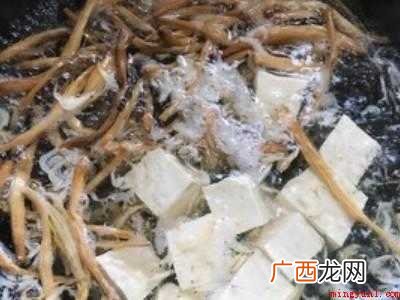 黄花菜怎么做好吃汤的具体操作步骤 黄花菜怎么做好吃汤