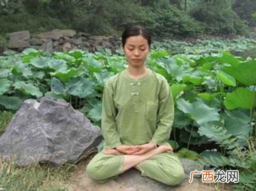打坐的正确方法及功效 打坐的正确方法