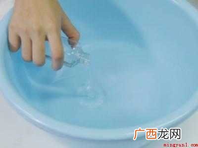 84把衣服洗成红色怎么恢复