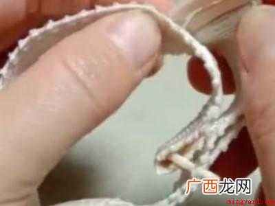 肩带小皮筋怎么做的具体操作步骤 肩带小皮筋怎么做