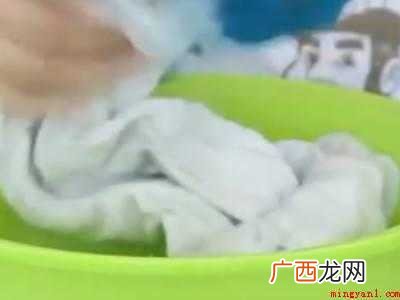 衬衣发黄了怎么处理的具体操作步骤 衬衣发黄了怎么处理