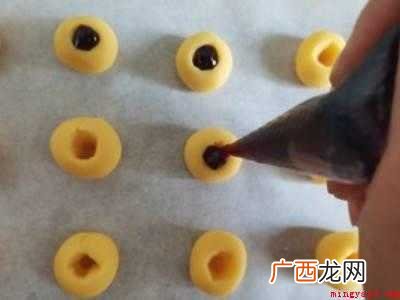蓝莓酱可以怎么吃的具体操作步骤 蓝莓酱可以怎么吃