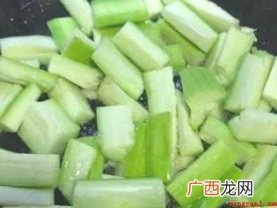长丝瓜怎么做好吃的具体操作步骤 长丝瓜怎么做好吃