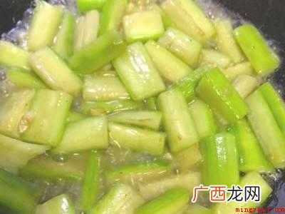 长丝瓜怎么做好吃的具体操作步骤 长丝瓜怎么做好吃