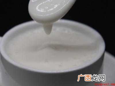 白鞋染上铁锈怎么去除的具体操作步骤 白鞋染上铁锈怎么去除