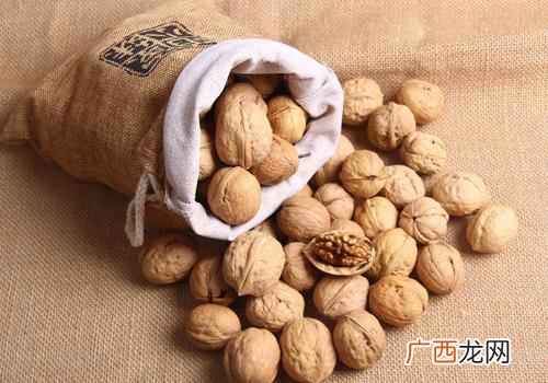 葱香腰果核桃的做法 核桃怎么吃最有营养
