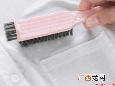 油漆笔弄到衣服上怎么洗掉的具体操作步骤 油漆笔弄到衣服上怎么洗掉