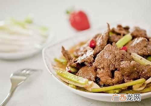 痛风患者可以适量吃芹菜炒牛肉 痛风能吃芹菜牛肉吗