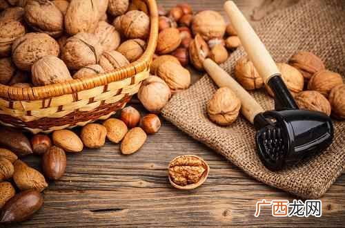 坚果的功效与作用表 坚果的功效与作用