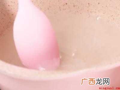 白凉粉做果冻怎么做的具体操作步骤 用白凉粉做果冻怎么做