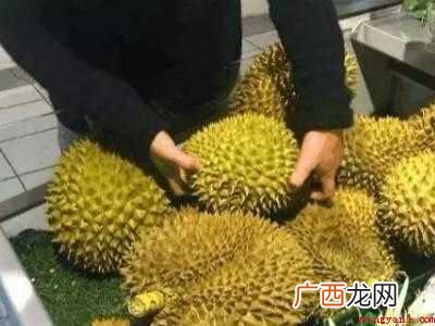 怎么挑选榴莲肉多好吃的具体操作步骤 怎么挑选榴莲肉多好吃
