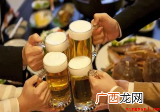 喝啤酒容易长胖吗 啤酒是导致长胖的原因吗 喝啤酒容易长胖吗