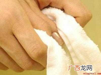 毛巾油腻用怎样的方法才能洗干净