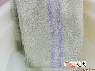 毛巾油腻用怎样的方法才能洗干净